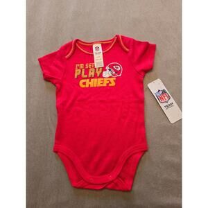 NFL Team Apparel Chiefs NWT Short Sleeve Baby Onesie (3-6mo)